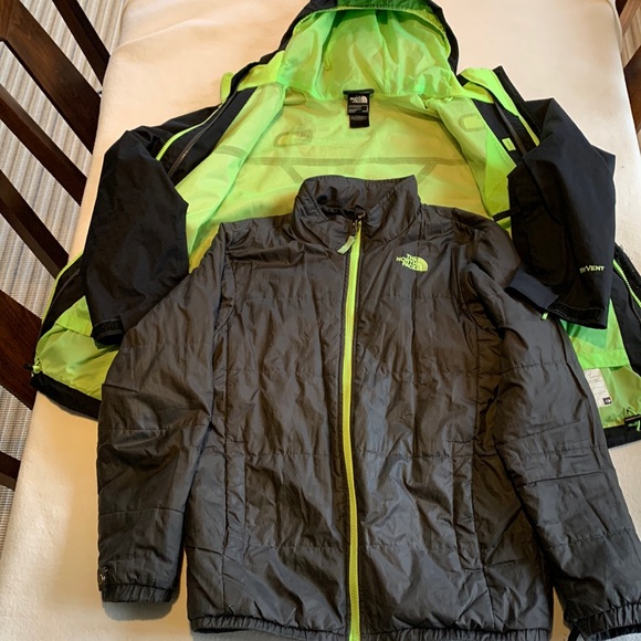 North Face gorgeous TWO PIECE boys ski jacket